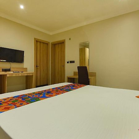 Fabhotel Clive Regency Lovelock - Nr Kolkata Airport Dam Dam Exterior photo